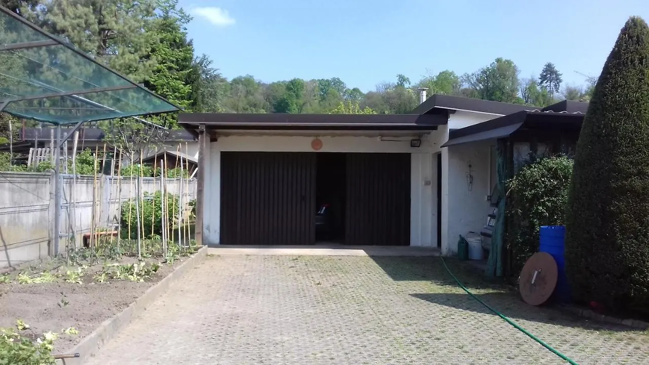 B&B Lori Como 0*,