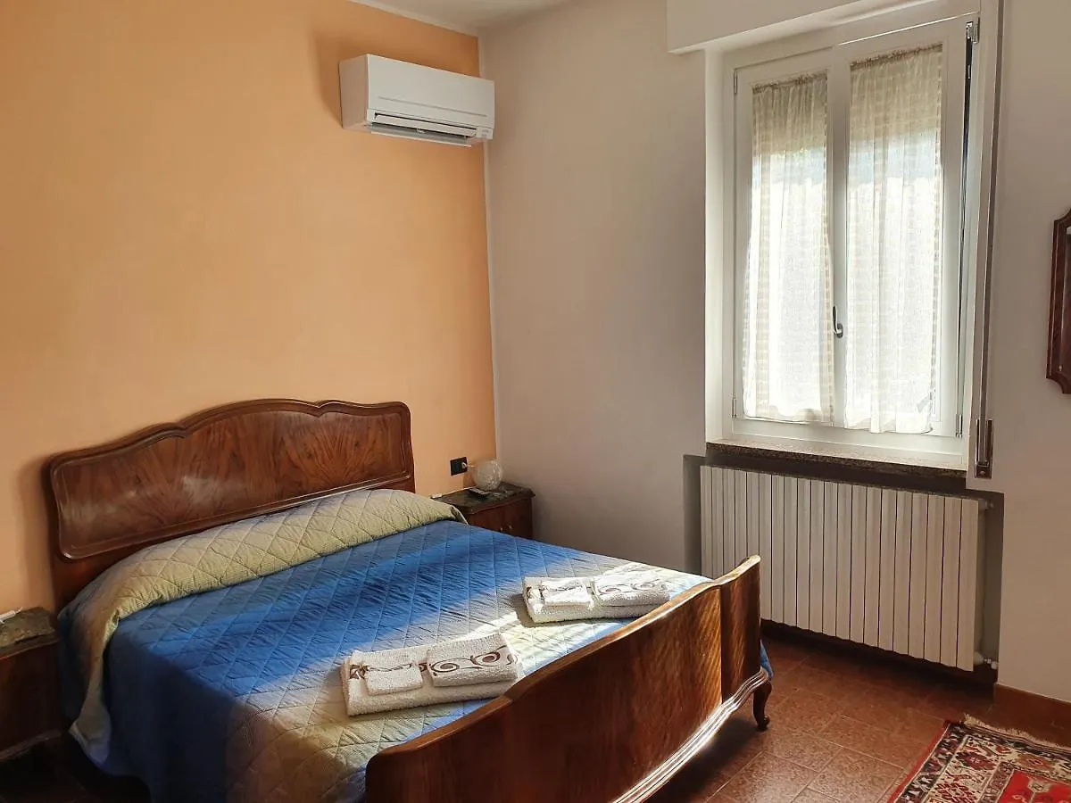 לינה וארוחת בוקר קומו B&B Lori