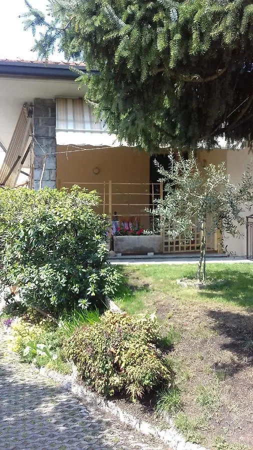 B&B Lori Como 0*,